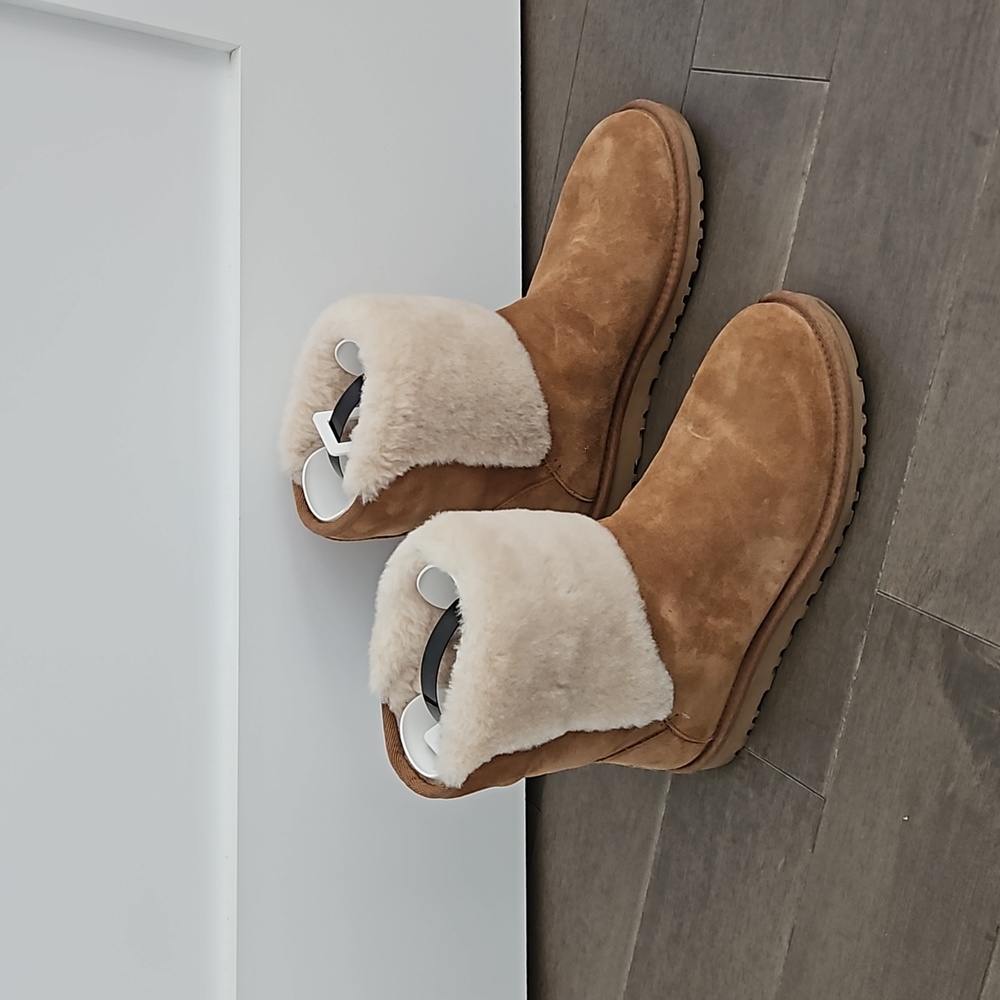 UGG Boots Chestnut Size 7 - Worn Once